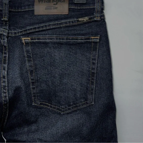 Wrangler men's jeans 32x33 . Dark wash, blue, straight fit, cotton, 5 pocket - Picture 3 of 9